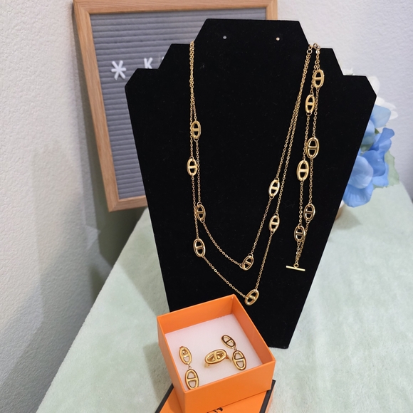 Elegant Gold Necklace, Earring, Bracelet, Ring Set - Picture 1 of 4